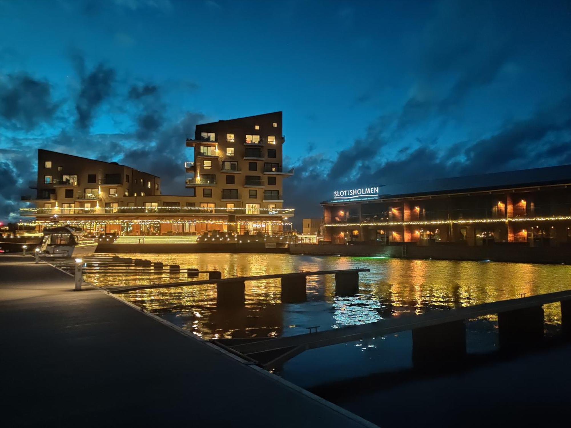 Slottsholmen Hotell Och Restaurang Västervik Exterior photo